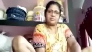 Indian Aunty Pussy Flash While Taking With Lover On Video Call