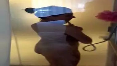 Someones gf doing naughty things in shower